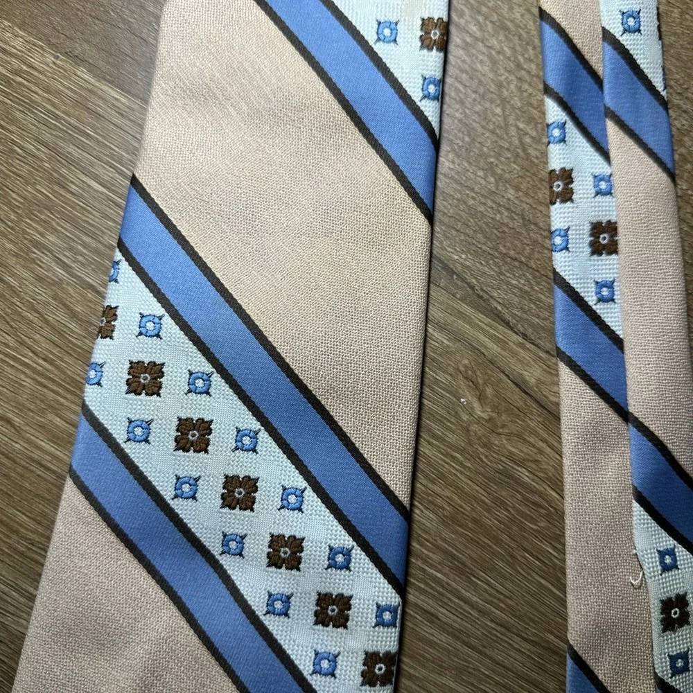 Story Cravats vintage story